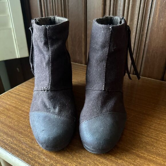 Toms Black Wedge Ankle Boots - Picture 2 of 6